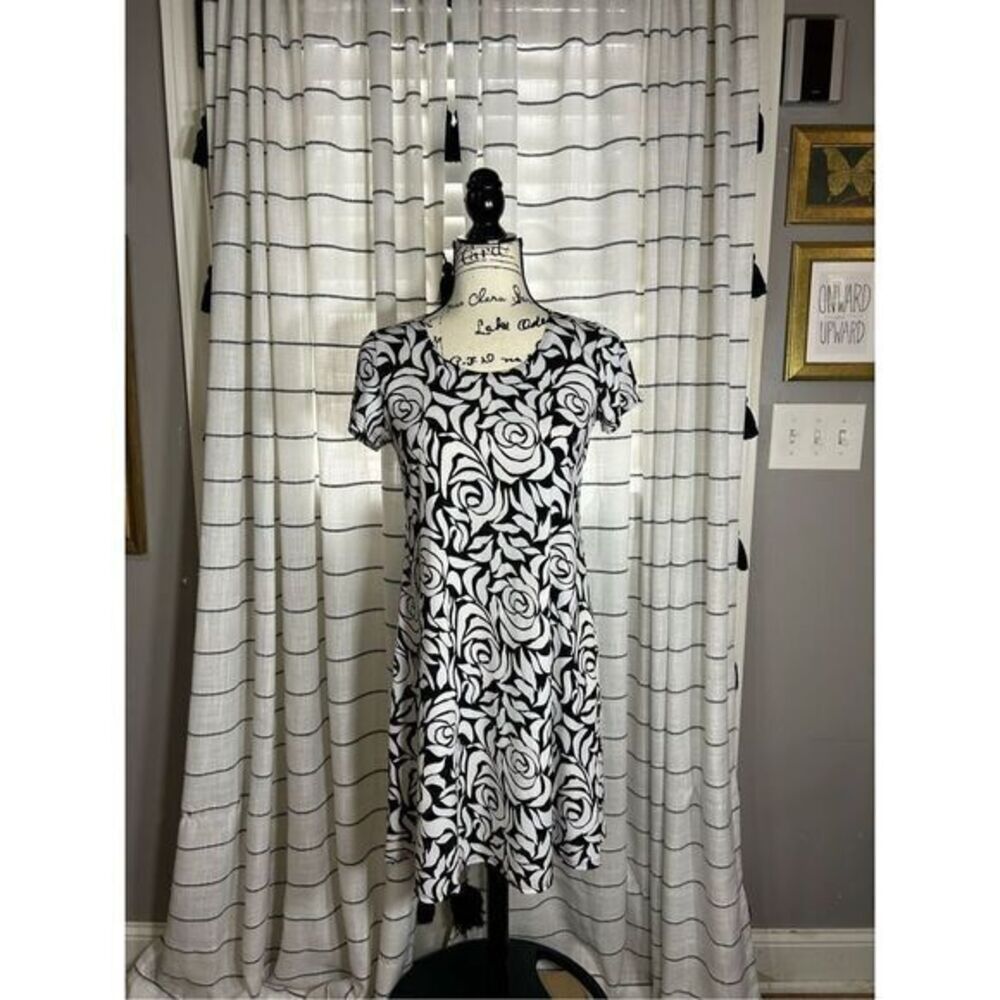 Black and White Floral Dress Size Small